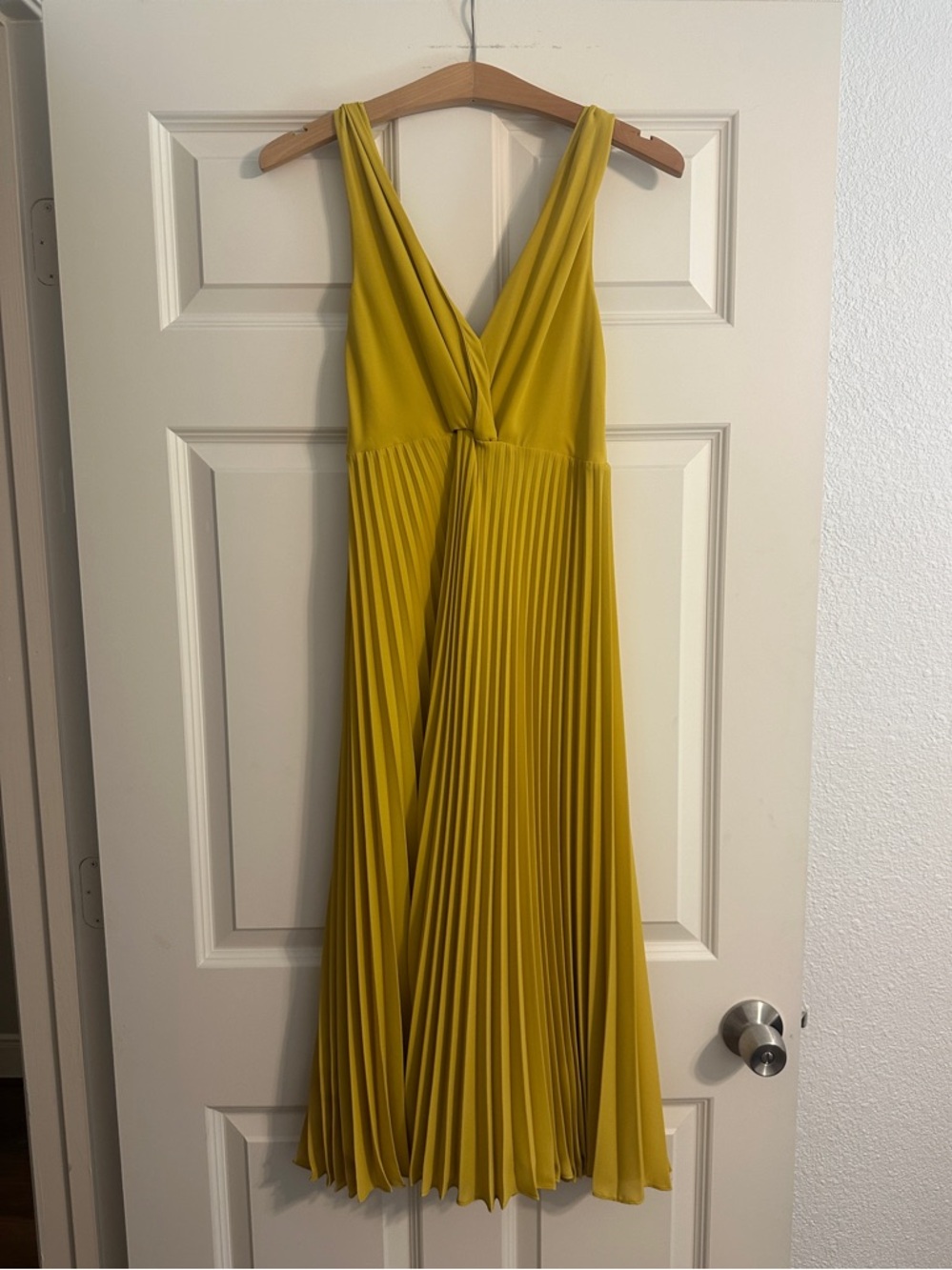 VINCE Pleated Twist Front Sleeveless Dress in Limonata Yellow Size 0